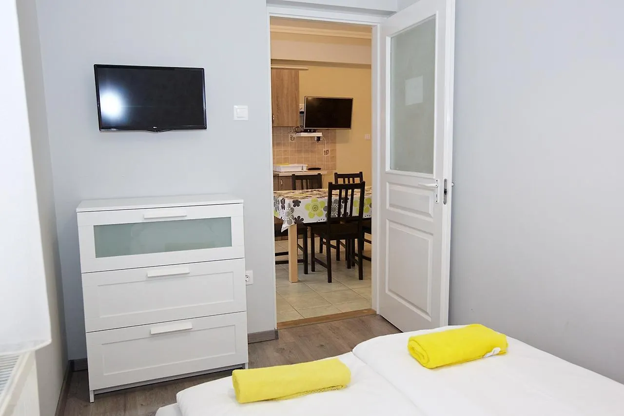 Zoli Apartmanok-Timi Kölcsey 34-36 Hajdúszoboszló Apartman